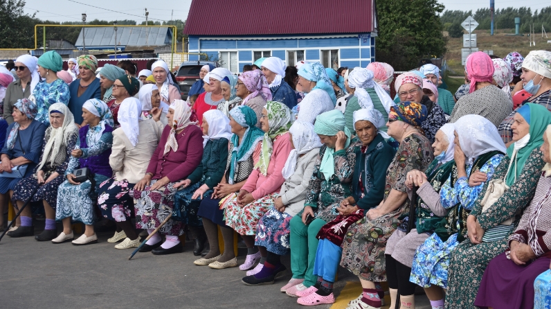 Погода татарская. Татарское Бурнаево Алькеевского района. Мечеть тат Бурнаево. Алькеевский район село тат. Бурнаево. Кирпичный завод село татарское Бурнаево Алькеевского района.